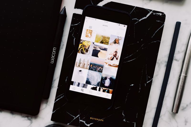 social media content creation desk